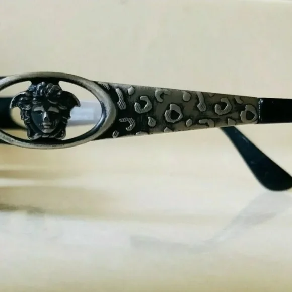 Vintage Versace 90's Sunglasses and MEDUSA CASE - Picture 7 of 11